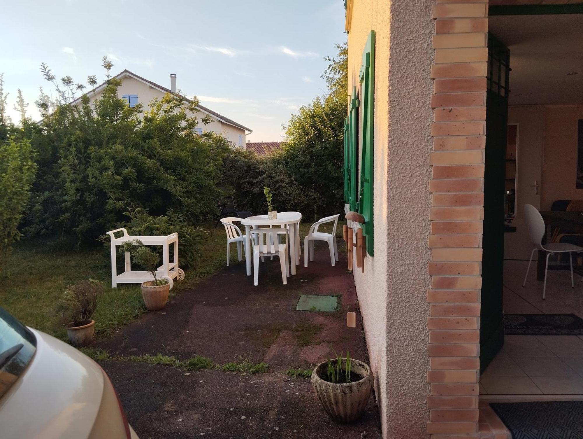 L'Escale Thermale Montrond-les-Bains Luaran gambar