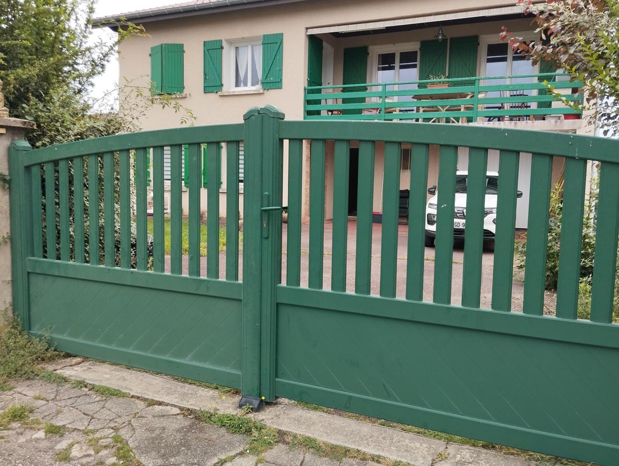 L'Escale Thermale Montrond-les-Bains Luaran gambar